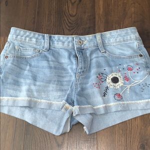 Low Rise Arizona Jean Co. Embroidered Shorts